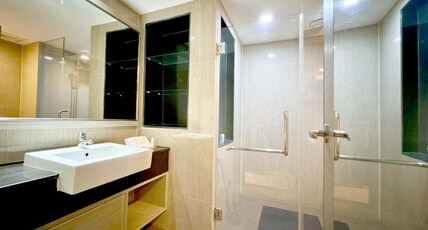 Ramada Graand Swiss Sukhumvit 11 Room Type - Deluxe Room 1 Double Bed Ramada Graand Swiss Sukhumvit 11 Room Type - Deluxe Room 1 Double Bed