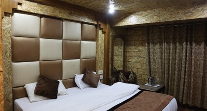 Hotel Krishiv Residency Room Type - Three Bedded Family Room -