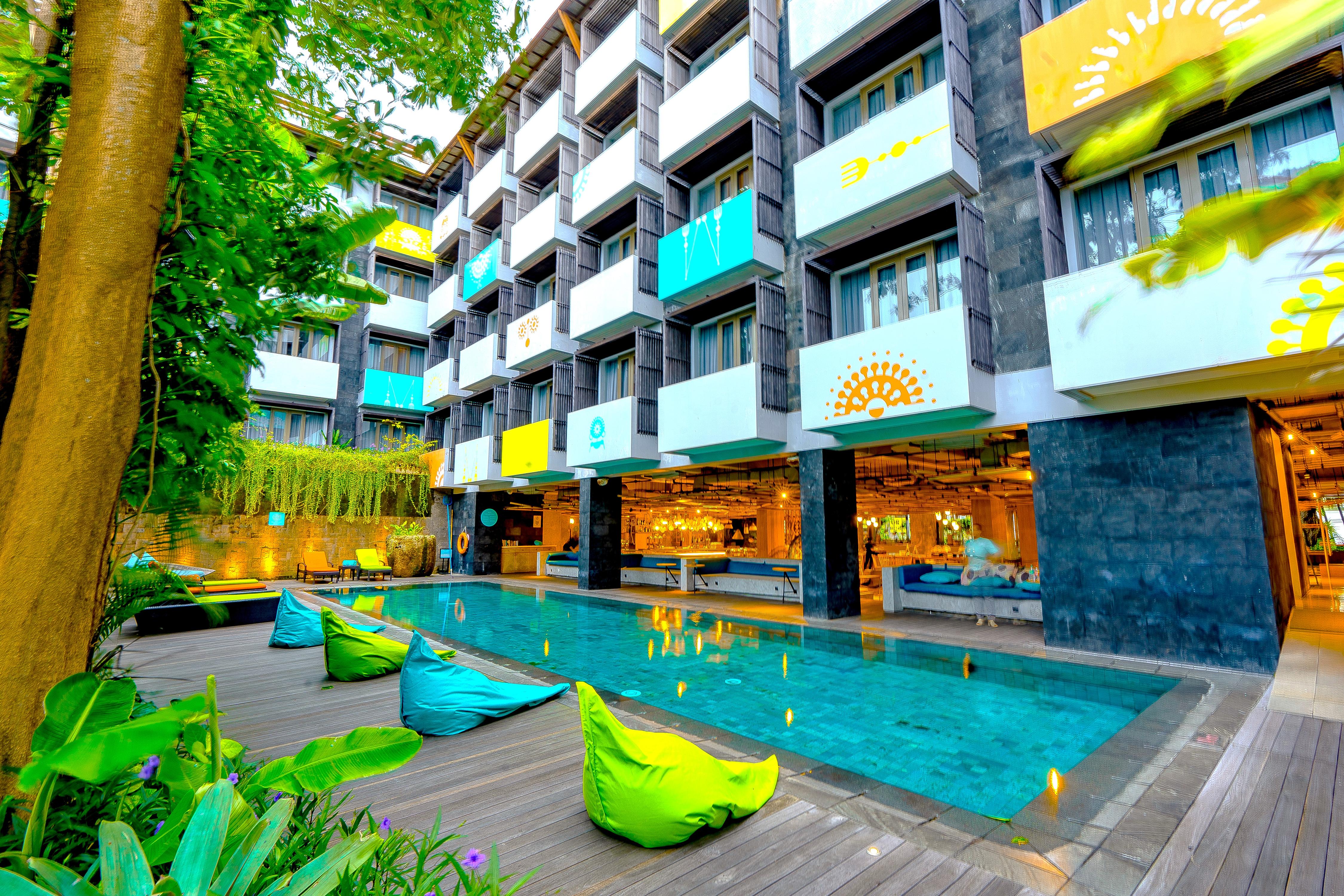 Tijili Hotel Seminyak - Tap to explore photos