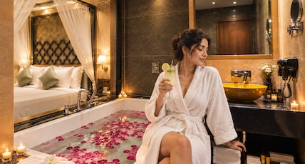 HISTORIA ROYAL Room Type - Grand Suite Room with Bathtub. HISTORIA ROYAL Room Type - Grand Suite Room with Bathtub.