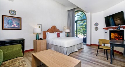 Hotel Los Gatos Room Type - Junior Suite King