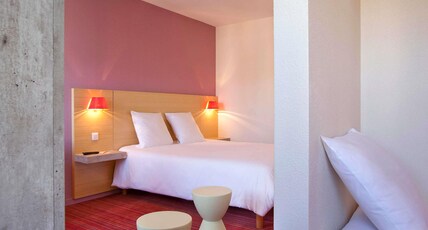 ibis Styles Le Puy-en-Velay Room Type - Standard Room with one double bed and one single bed