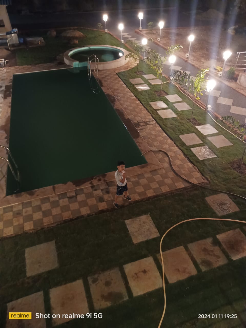 Peaceful stay 1bhk Apartment with pool - Tap to explore photos