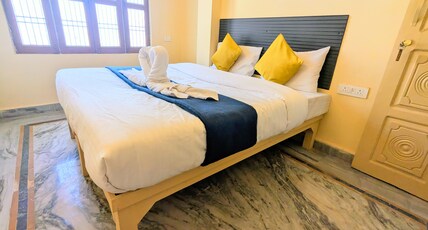GANGA KASHTI Room Type - Classic Room