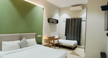 Hotel VD Rooms Althan Room Type - Super Deluxe Room