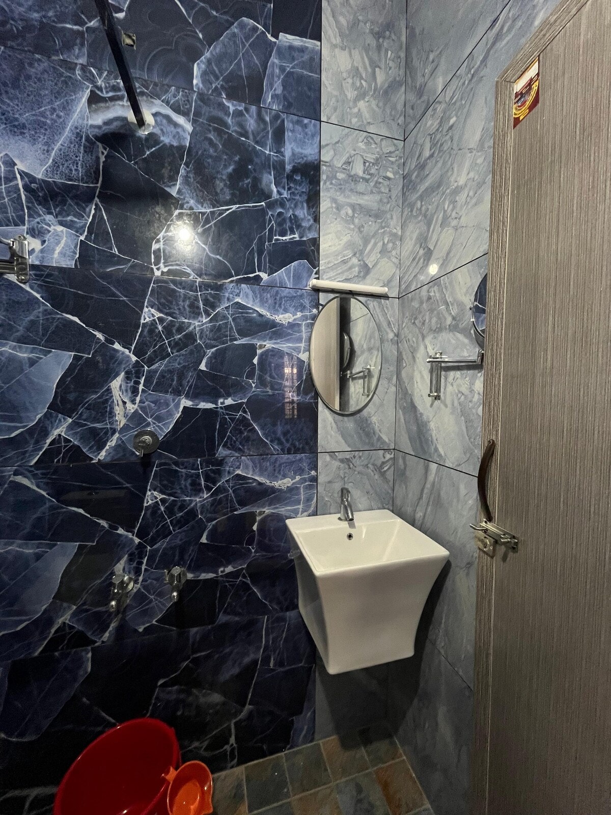 Emerald Urban 2BHK Happifistays - Tap to explore photos