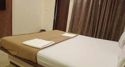 Hotel Apratim Room Type - Deluxe Room