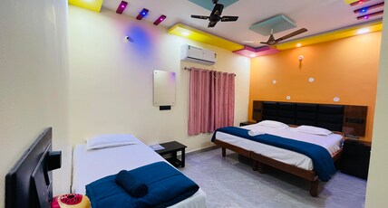 Hampi Travellers GuestHouse Room Type - Deluxe Room AC