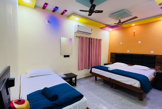Hampi Travellers GuestHouse