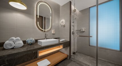 Holiday Inn FU Room Type - 2 Twin Standard
