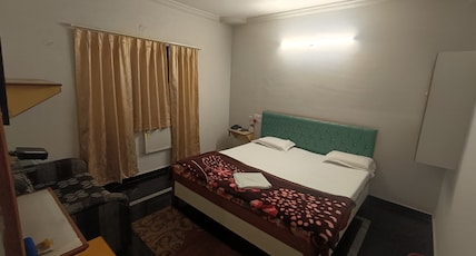 NEW HOTEL JANKI Room Type - A/C Standard NEW HOTEL JANKI Room Type - A/C Standard