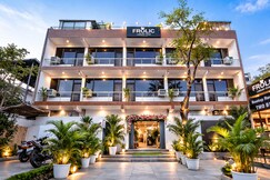 Frolic Hotel near Medanta Hospital Noida