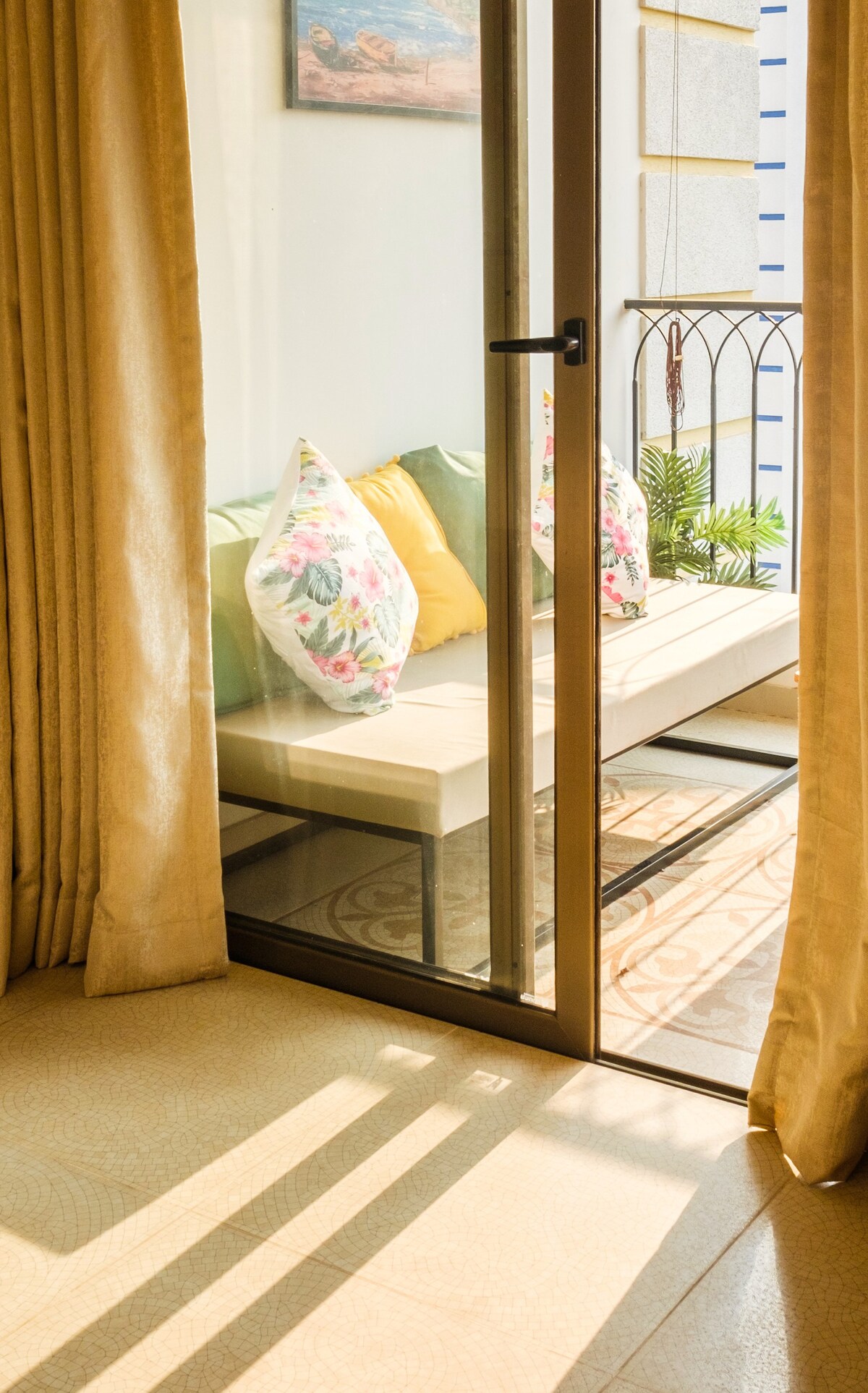 Scenic studio apartment at Baga - Tap to explore photos