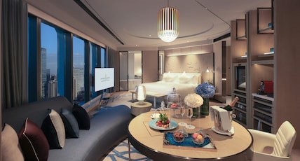 InterContinental Hotels BEIJING SANLITUN, an IHG hotel Room Type - 1 King Junior Suite City View
