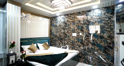 Hotel Kaaynat Royale Room Type - Suite Room