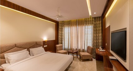 The Crown Palace Room Type - Exe. Deluxe