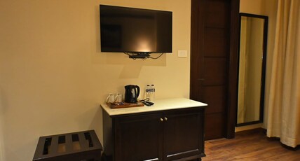 Dharm Resort Room Type - Ganges Premium Twins