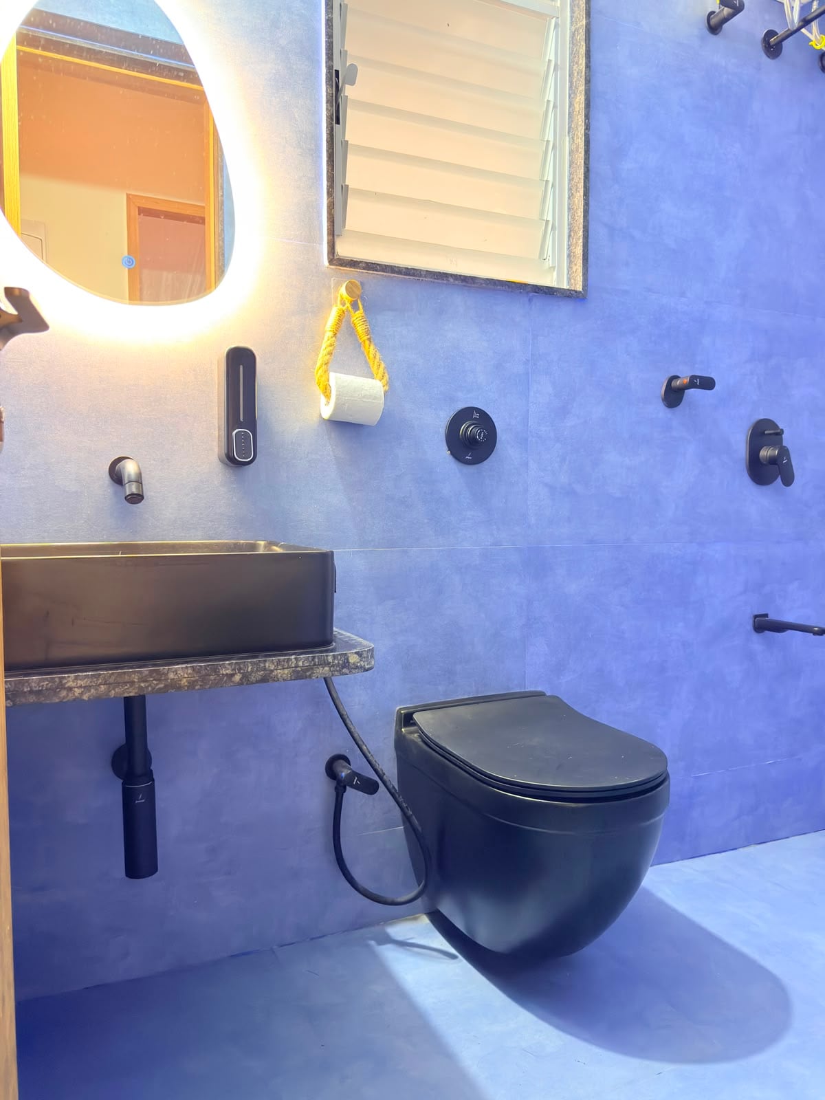 Luxury 2bhk Jacuzzi by Cayetana pimpri - Tap to explore photos