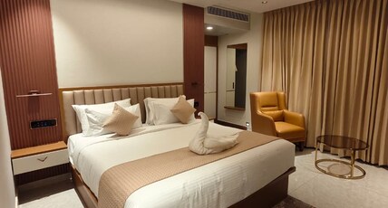 ROYAL ACE BOUTIQUE HOTEL - BHARTIYA CITY Room Type - SUPERIOR ROOM