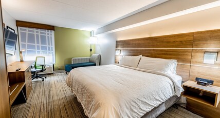 Holiday Inn Express INDIANAPOLIS SOUTH  Room Type - 1 King Bed Standard