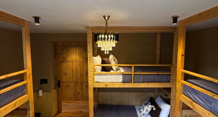 Prakasa Manali Room Type - Bed in 6-Bed Mixed Dormitory Room