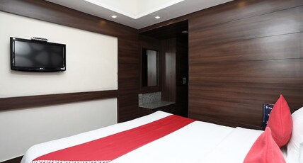 Hotel Howard International at Mall Road (Free Parking onsite) Room Type - Family Suite with Balcony (Valley View) Hotel Howard International at Mall Road (Free Parking onsite) Room Type - Family Suite with Balcony (Valley View)