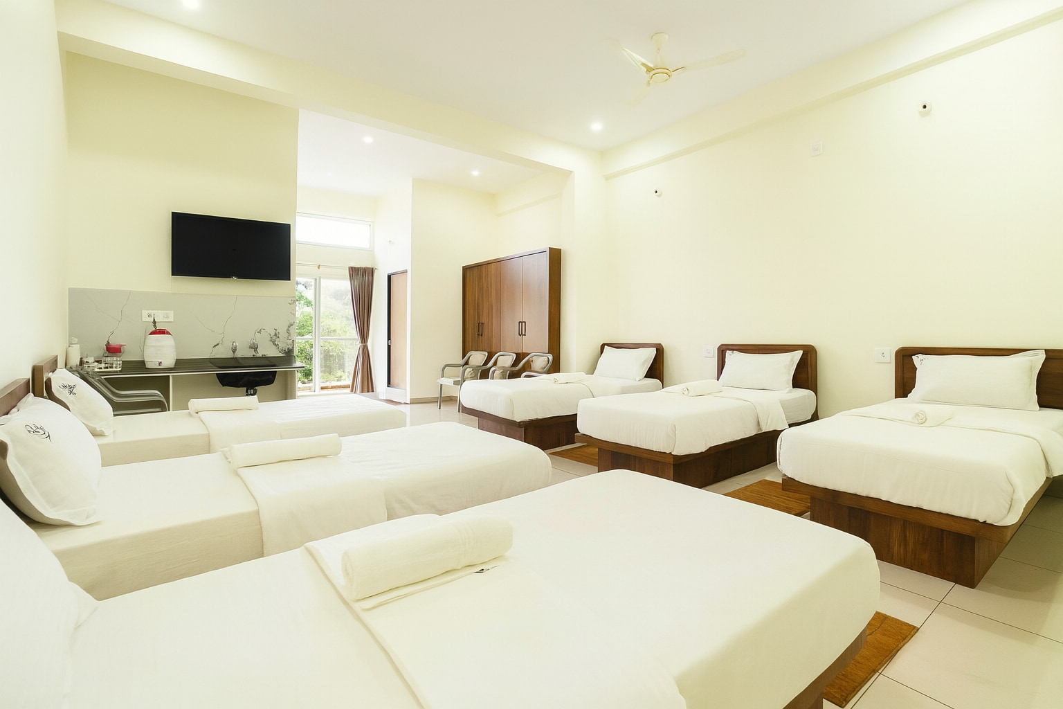  Savi Service Apartment | 2 & 3 BHK - Tap to explore photos