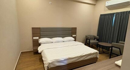 Nandi Food Plaza Room Type - Suite AC Room