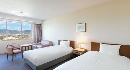 Mercure Nagano Matsushiro Room Type - Classic Room with 2 single beds and 1 sofa bed, Mountain view