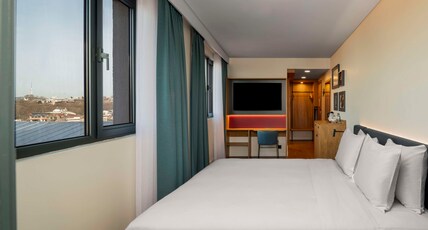Hampton by Hilton Istanbul Sirkeci Room Type - KING ROOM SMOKING