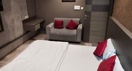 Stanza Luxurios Stay Room Type - Premium AC Room