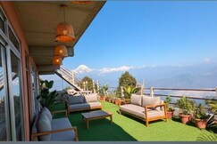 Skyvaana Homestay & Cafe , Dawaipani