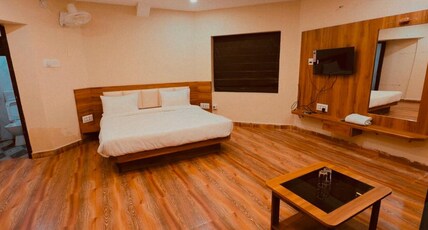 Chhau Palash Villa Baranti Room Type - Villa Deluxe Double Bed Room with Hill View