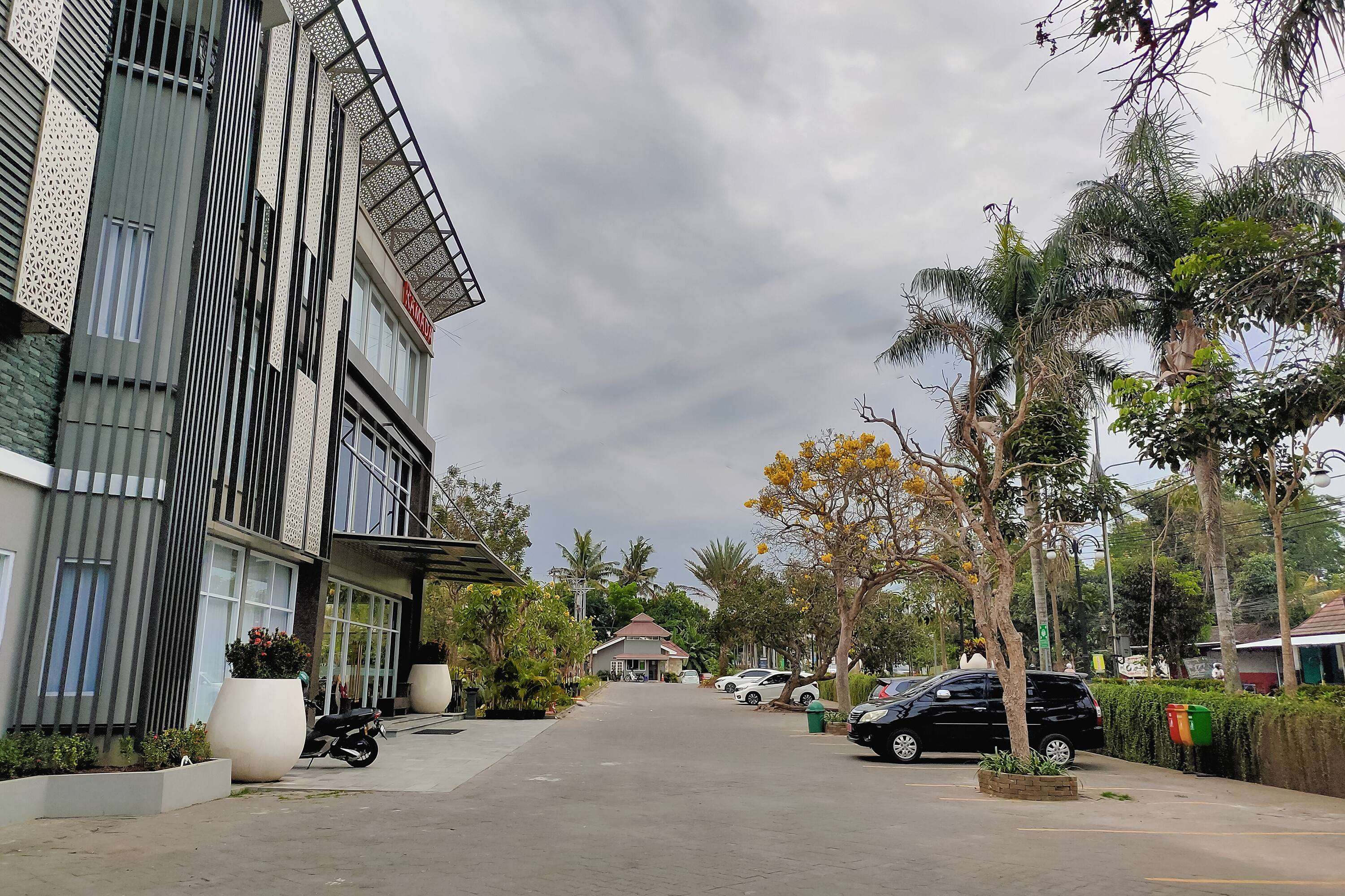 Ramada by Wyndham Yogyakarta - Tap to explore photos