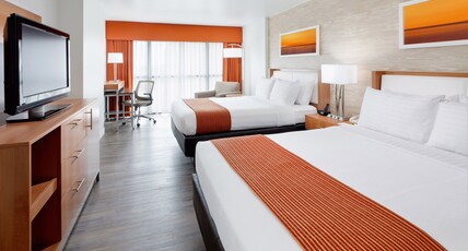 Holiday Inn SAN ANTONIO-RIVERWALK Room Type - Premium Room