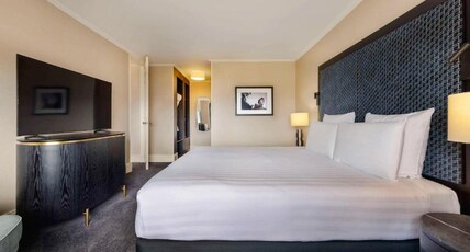 Pullman Auckland Room Type - DELUXE ROOM, One King Bed