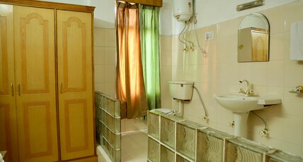Hotel Sandhya Palace Room Type - Family suite