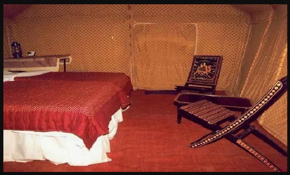 Pari desert camp - Tap to explore photos