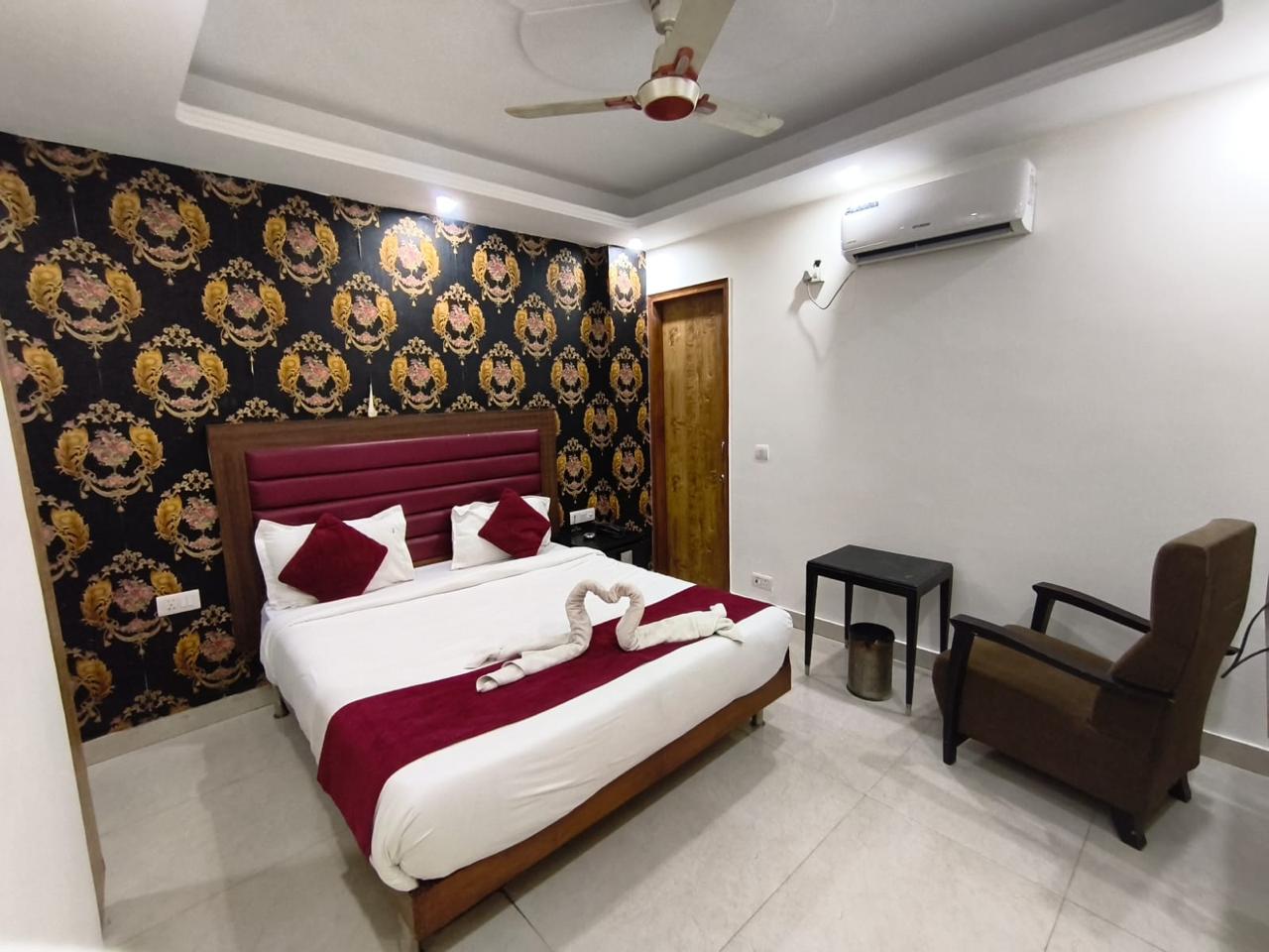 Hotel Shanti Stay @ Mahipalpur - Tap to explore photos