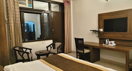 The Pine Oak Resort Room Type - Deluxe Room