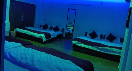 Madan Residency Amritsar, 750m from Golden Temple Room Type - Jumbo Family Room (4 double bed)