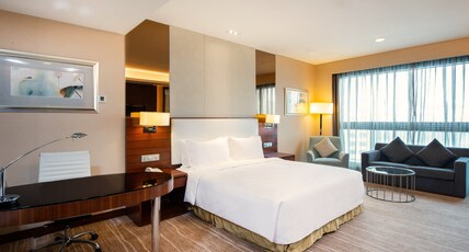 Holiday Inn CHENGDU XINDU Room Type - 1 King Standard Jetted Tub Smoking
