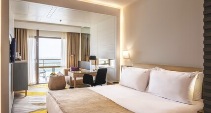 Holiday Inn CAIRO MAADI Room Type - 1 King Accessible Nile View Smoking