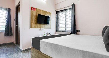 Hotel O 11 Eleven Room Type - Classic