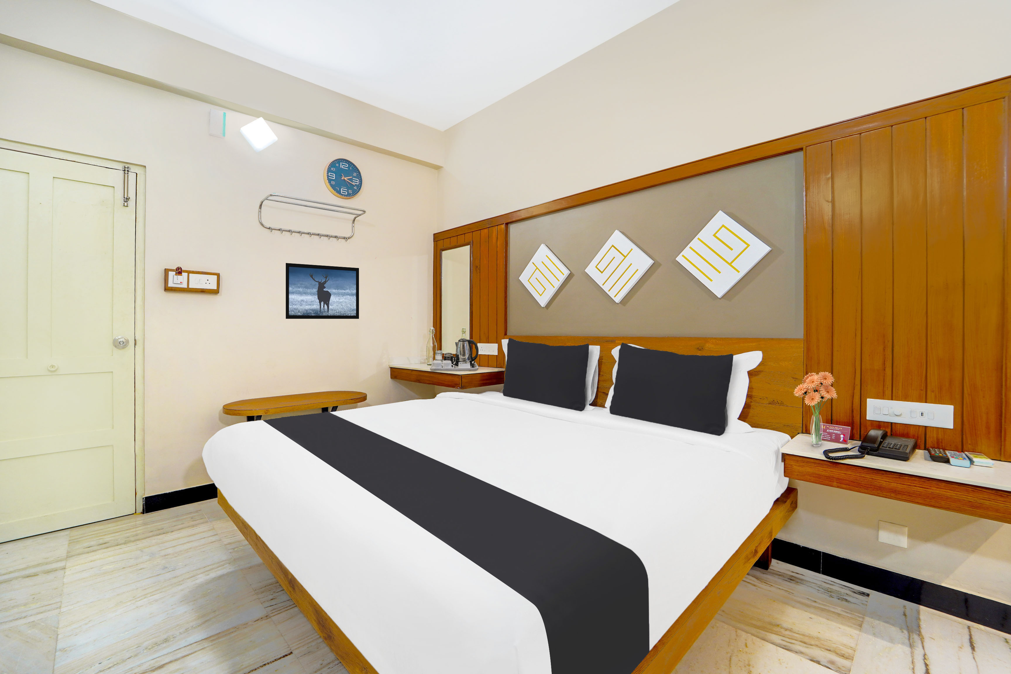 Hotel O Broadway Ernakulam - Tap to explore photos