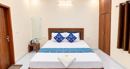 Shree Hanumat Kripa Dham Room Type - Comfort Room Shree Hanumat Kripa Dham Room Type - Comfort Room