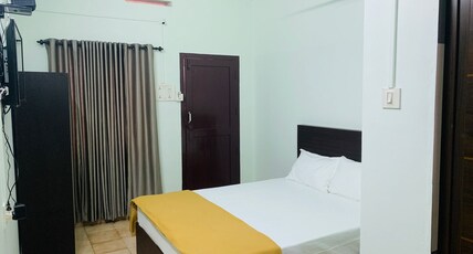 Apsara Residency Room Type - Queen Room (Non AC)