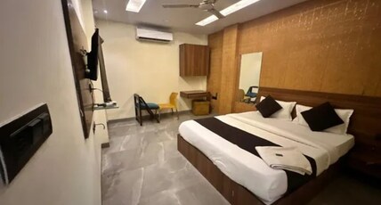 FabHotel New Saurabh Inn Room Type - Premium Room