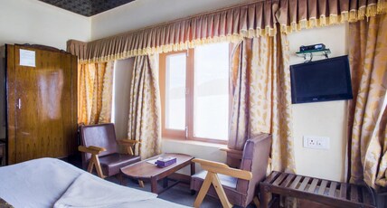 Welcome Hotel (Centrally Heated) Room Type - Deluxe Room