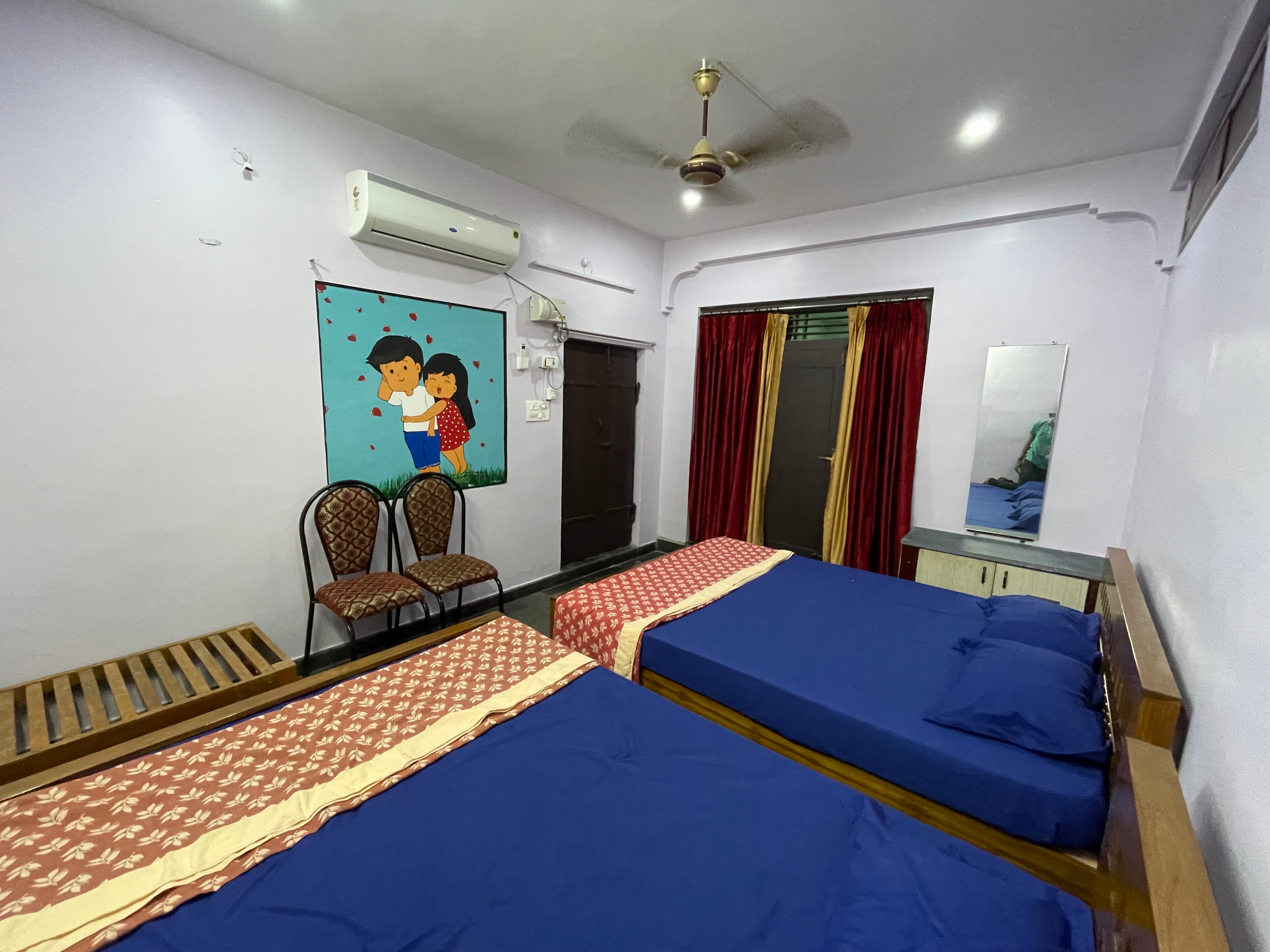 Sri Lakshmi Family Guest House - Tap to explore photos
